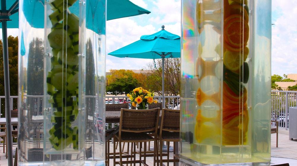 Doubletree By Hilton Miami Doral Hotel Sweetwater Buitenkant foto