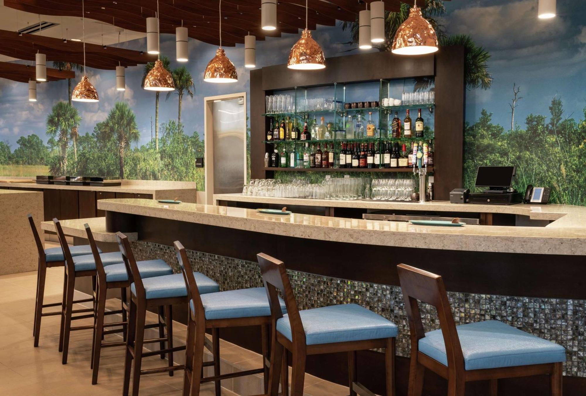 Doubletree By Hilton Miami Doral Hotel Sweetwater Buitenkant foto
