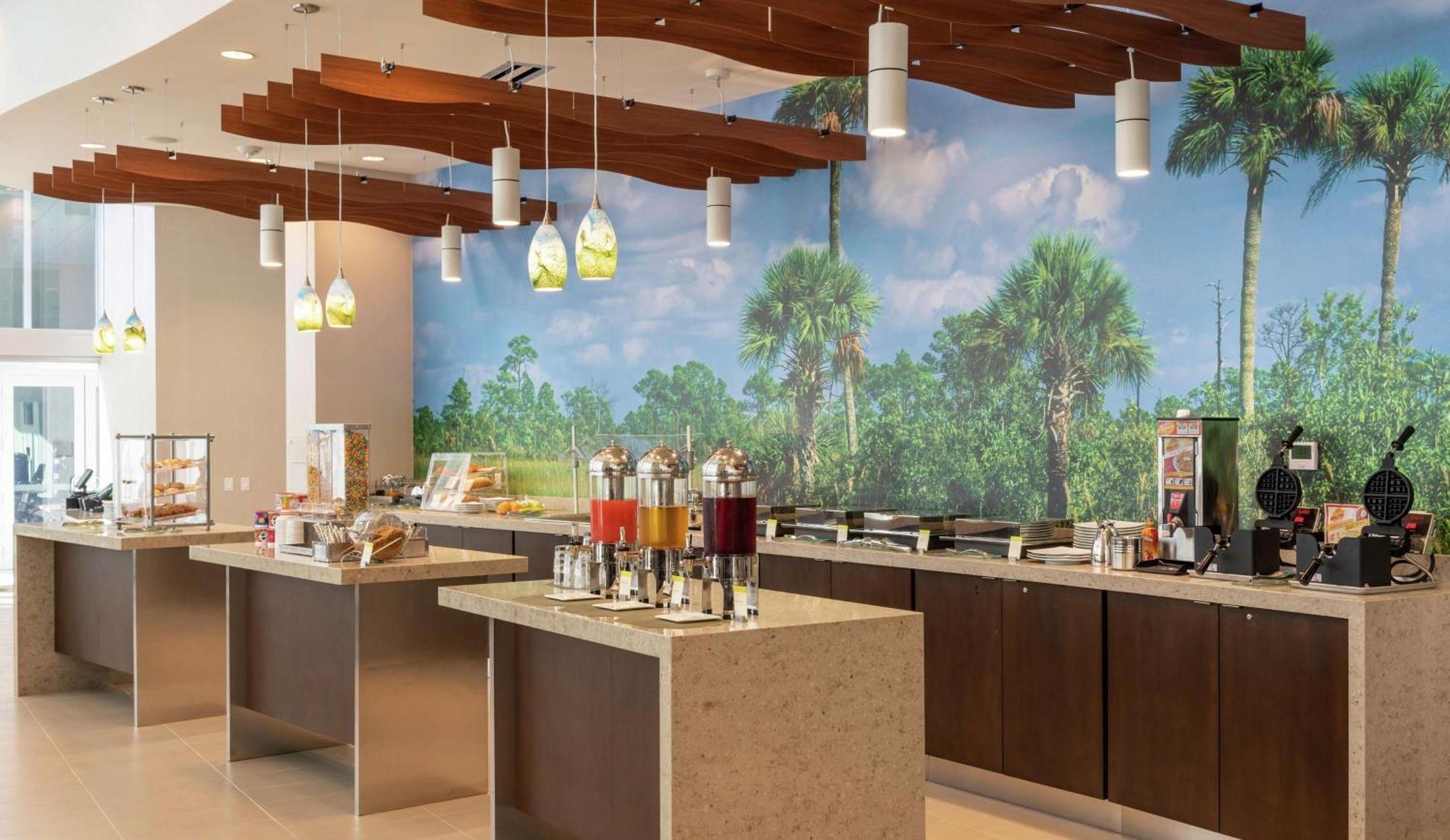 Doubletree By Hilton Miami Doral Hotel Sweetwater Buitenkant foto